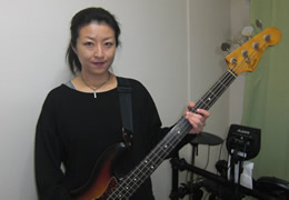 木村香里（ボーカル＆ベース,ヒラ）